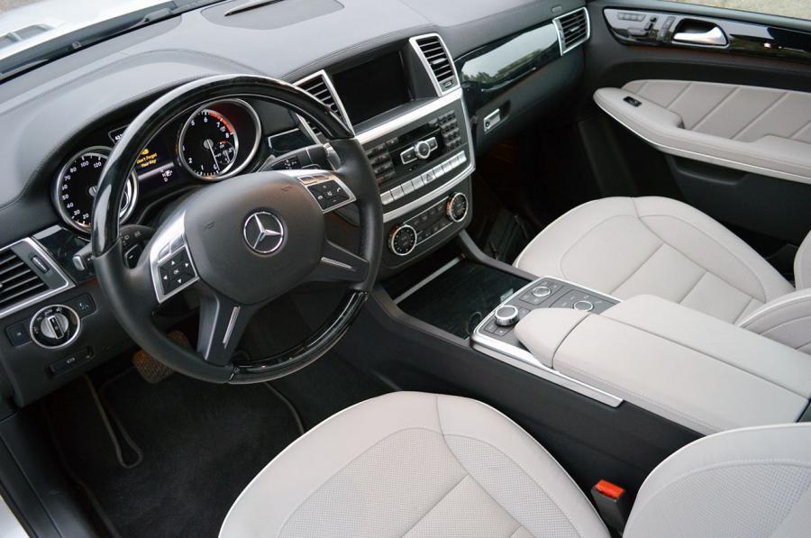  Mercedes-Benz GL550 2013 года  (фото 28 из 47)